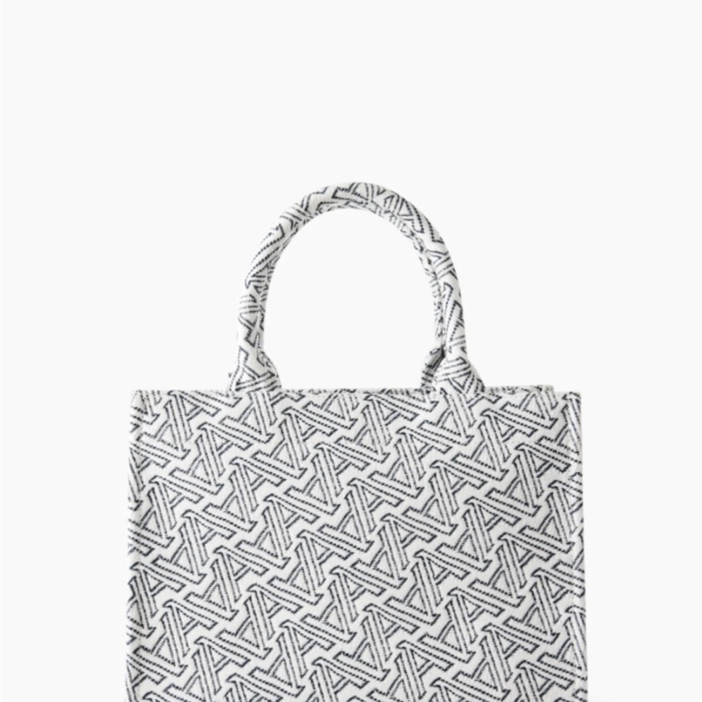 Aritzia Keep Tote (Medium Size)